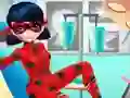 بازی Dotted Girl Ambulance For Superhero آنلاین