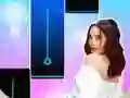 بازی Kim Loaiza Piano tiles آنلاین