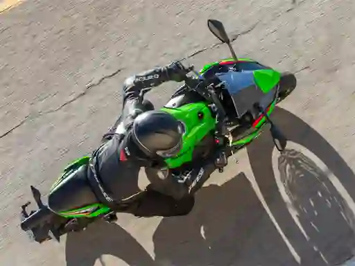 بازی Kawasaki Ninja 650 آنلاین