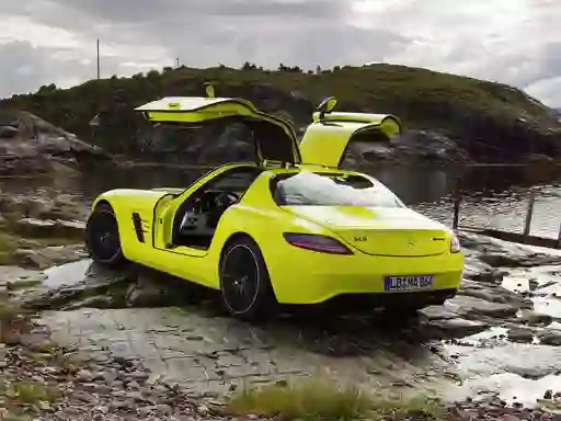 بازی Mercedes-Benz SLS E-Cell Puzzle آنلاین