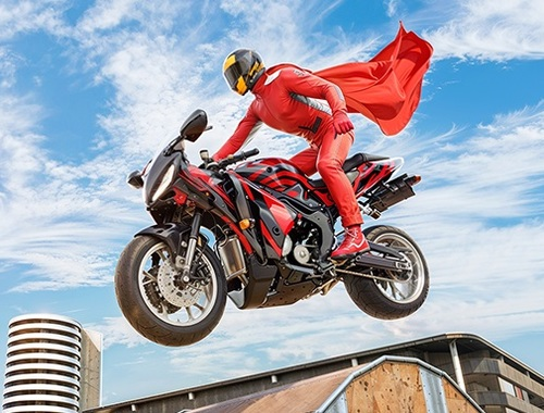 بازی Super Hero Stunt 3D ﯽﻌﻗﺍﻭ ﺖﻠﮑﯿﺳ ﺭﻮﺗﻮﻣ  آنلاین